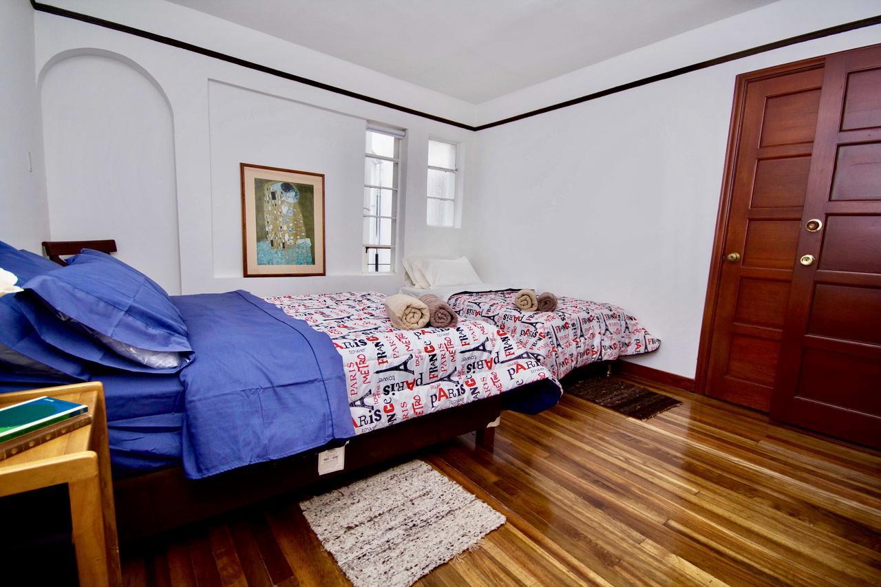 House For Groups - The Hostel Project Bogota Exterior photo