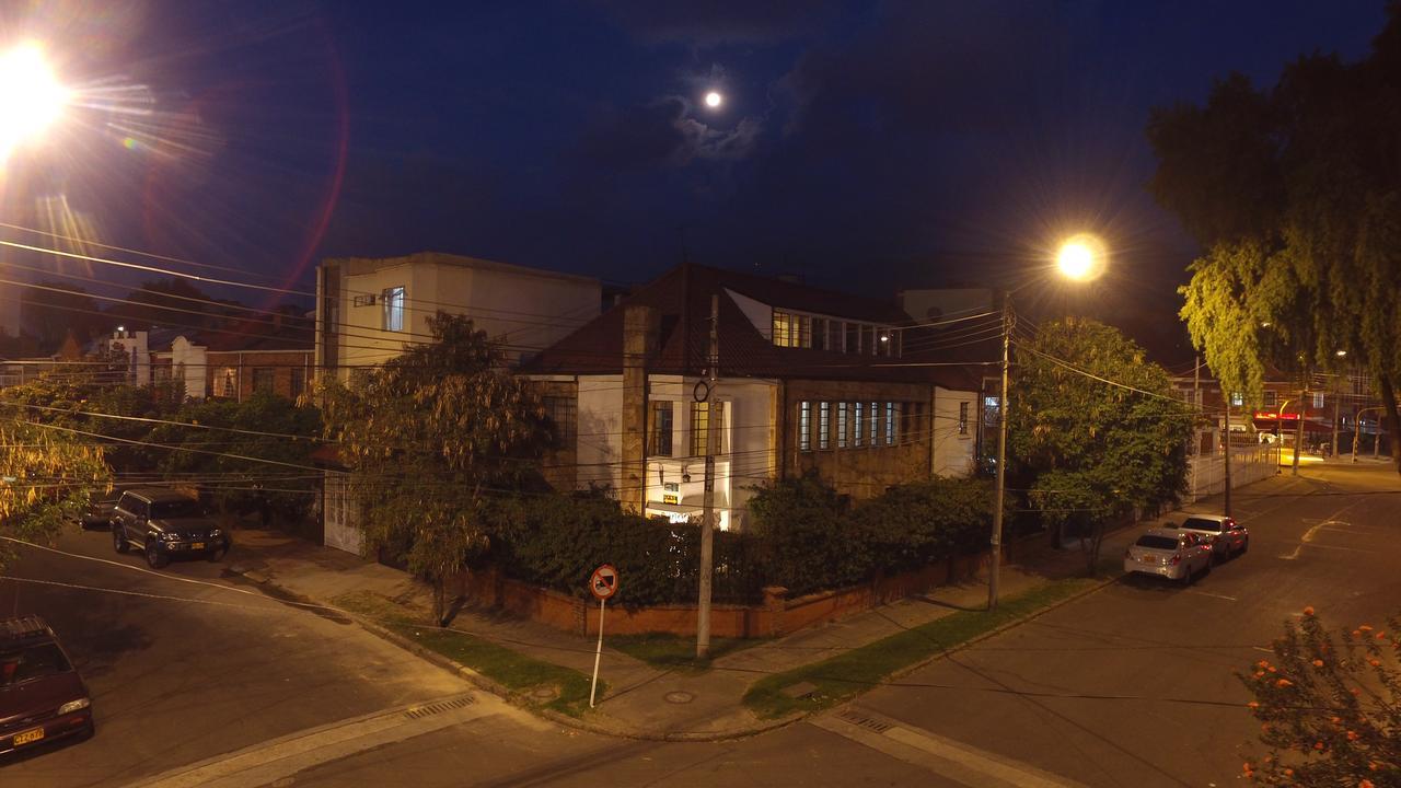 House For Groups - The Hostel Project Bogota Exterior photo
